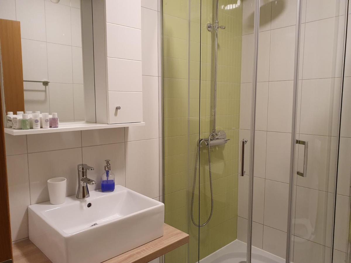 Apartmani Eterovic Baška Voda Eksteriør bilde