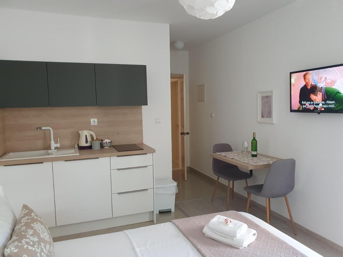 Apartmani Eterovic Baška Voda Eksteriør bilde