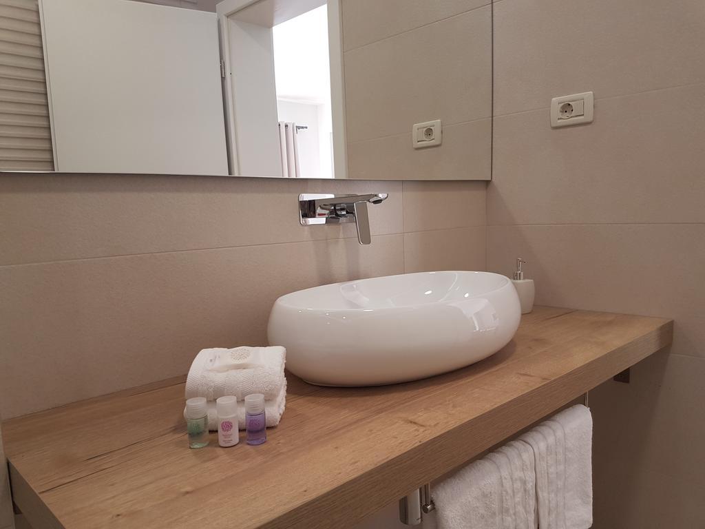 Apartmani Eterovic Baška Voda Eksteriør bilde